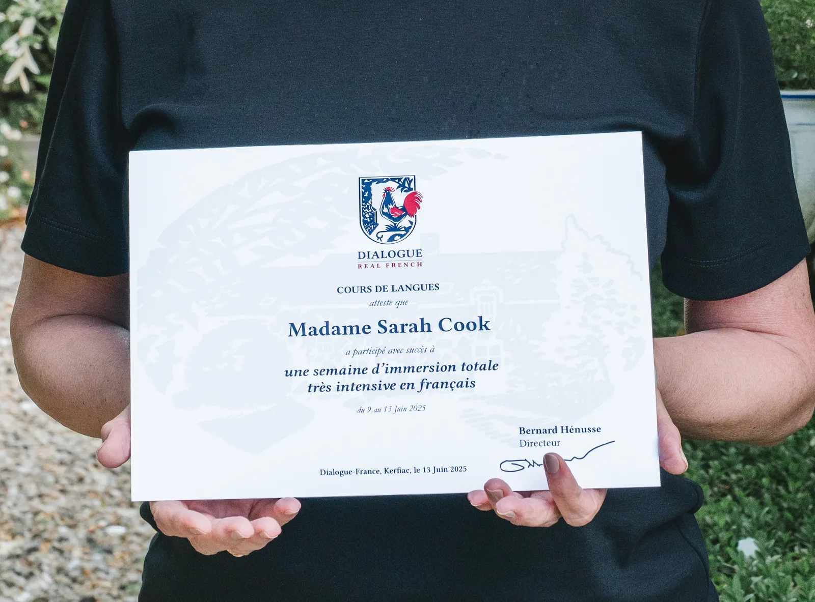Certificat Real French portant une identité illustrée créée à partir du lieu